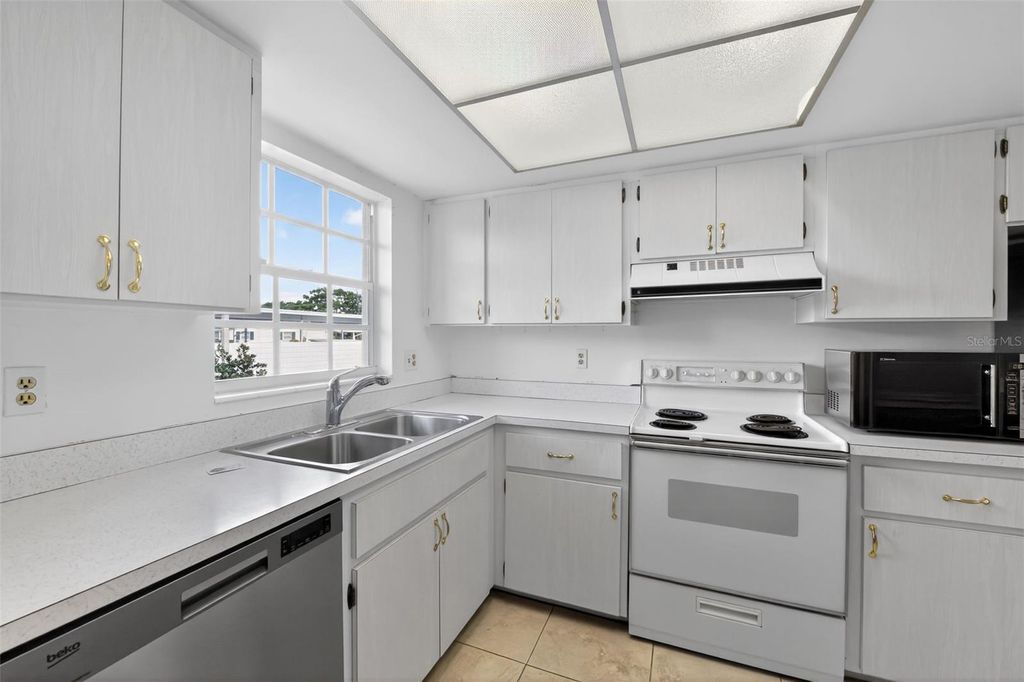 Photo of 2560 Golf Course Drive #507, Sarasota, FL 34234 (MLS # O6336452)