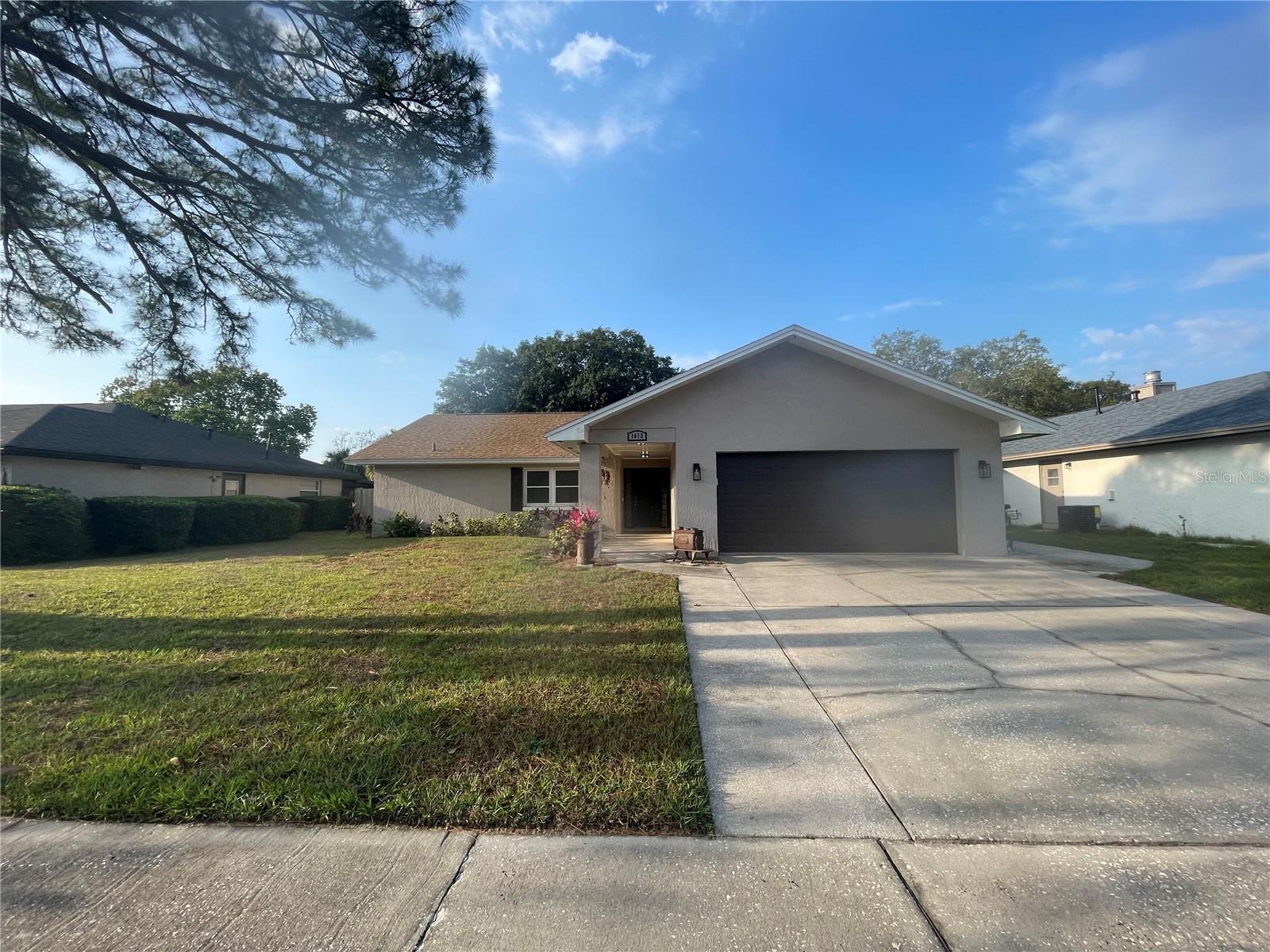Beautiful 3-Bedroom Pool Home in Casselberry!
Don’t miss this well-maintained 3-bedroom, 2-bath home featuring a screened-in pool and a fully fenced backyard—perfect for relaxing or entertaining. The home offers a desirable split-bedroom floor plan for added privacy, and a spacious 2-car garage for extra storage or parking.
Inside, you’ll find a beautifully updated kitchen with modern cabinets, countertops, and Stainless Steel appliances, along with upgraded flooring throughout the home.
Located in a convenient Casselberry neighborhood with easy access to SR 417, top-rated schools, shopping, and a variety of local dining options—this home is the complete package.
Schedule your showing today!