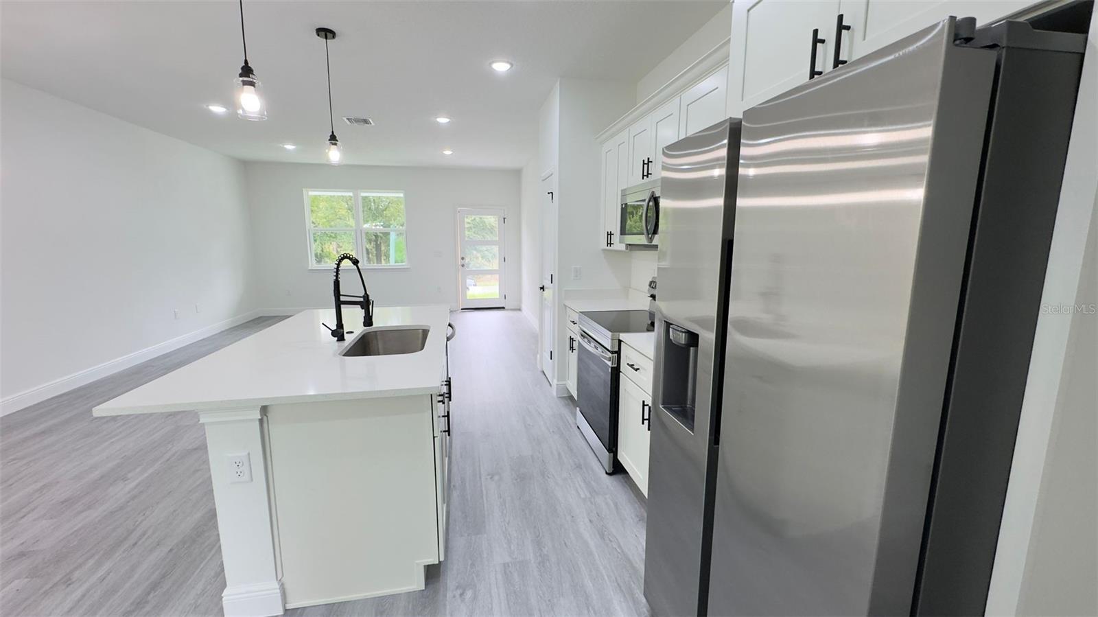 2827 W XENOX DRIVE