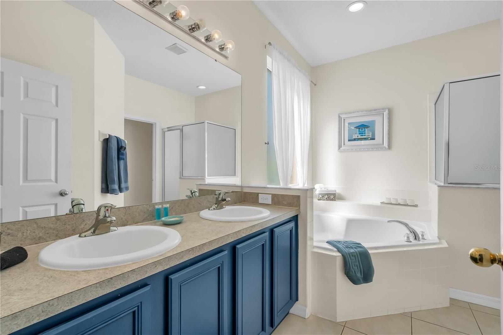 EMERALD ISL RSRT PH5A - Residential