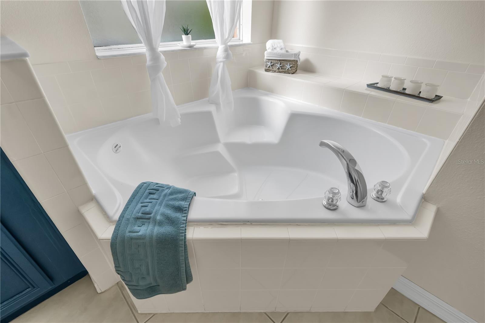 EMERALD ISL RSRT PH5A - Residential