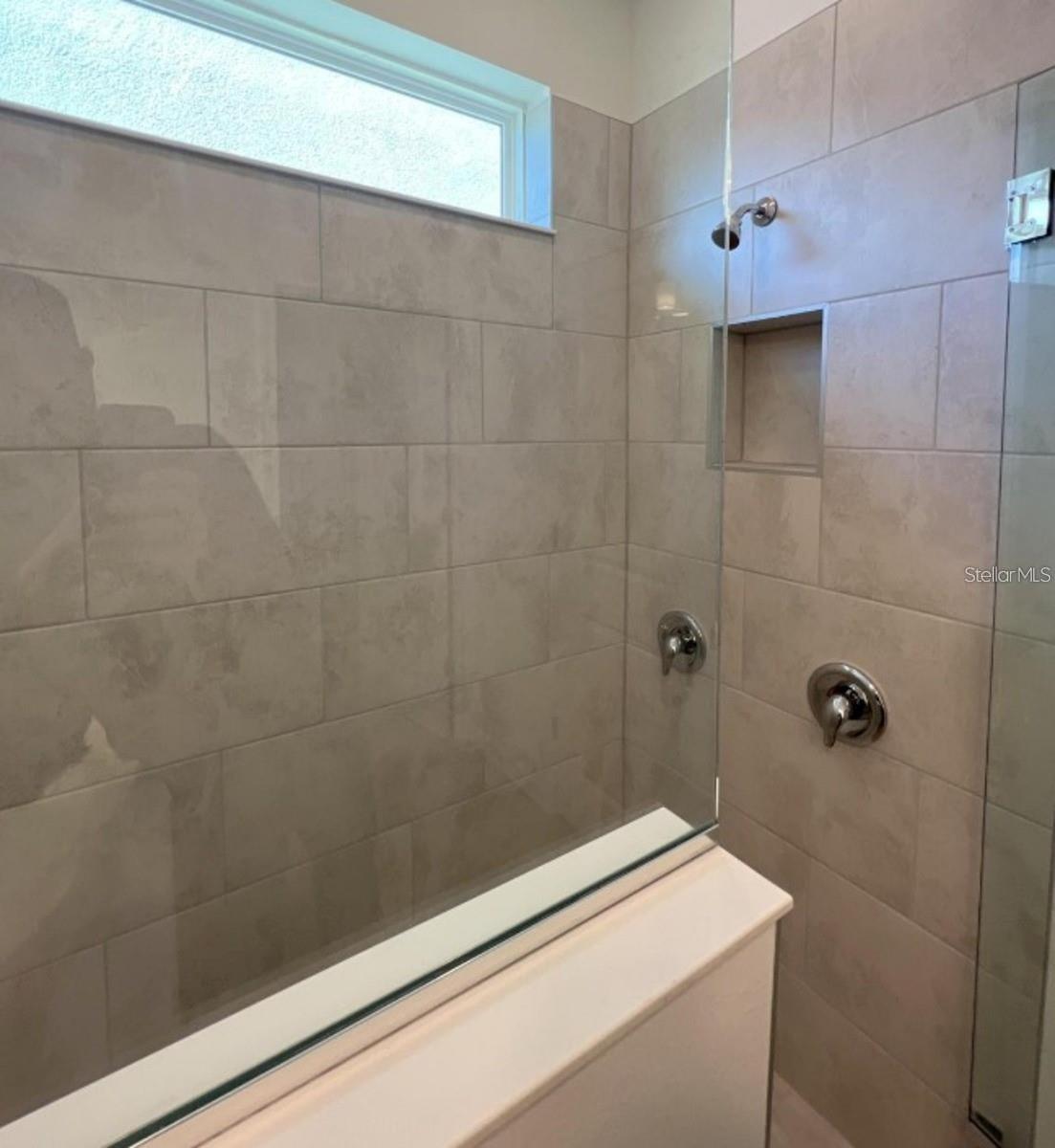 HARTWOOD LNDG - Residential Lease