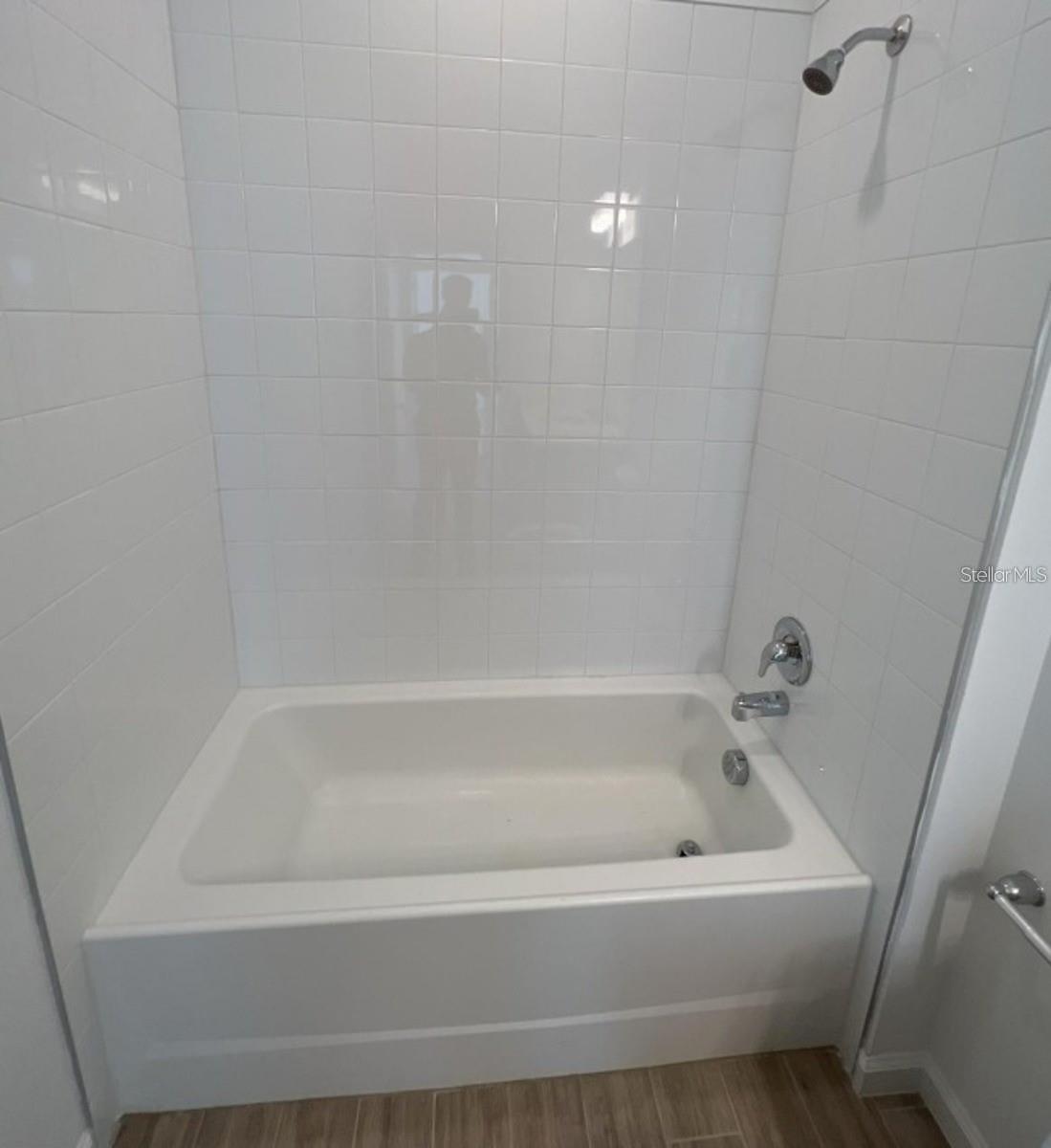 HARTWOOD LNDG - Residential Lease