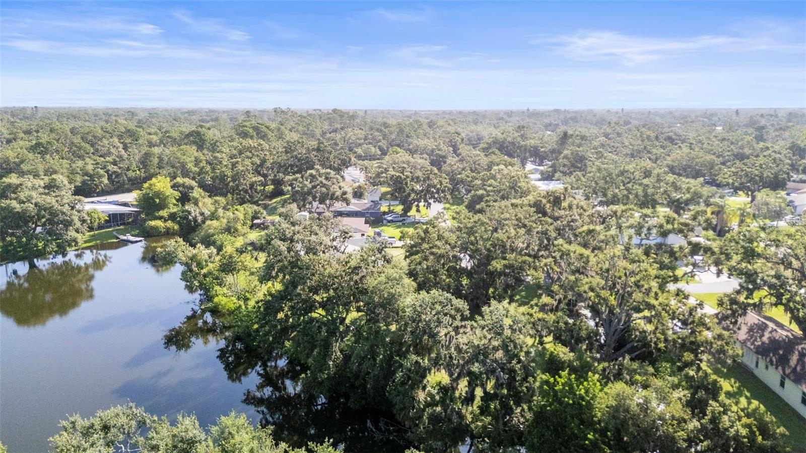 DE SOTO LAKES - Land
