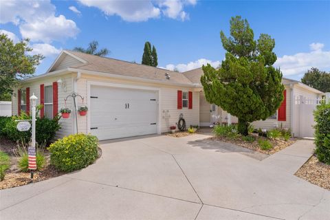 Photo of 401 Calhoun Court, The Villages, FL 32162 (MLS # G5112892)