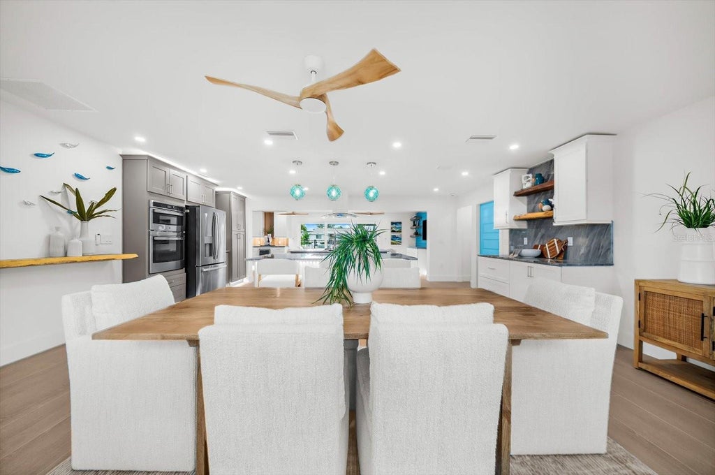 Photo of 10304 Kingfisher Road W, Bradenton, FL 34209 (MLS # A4709414)