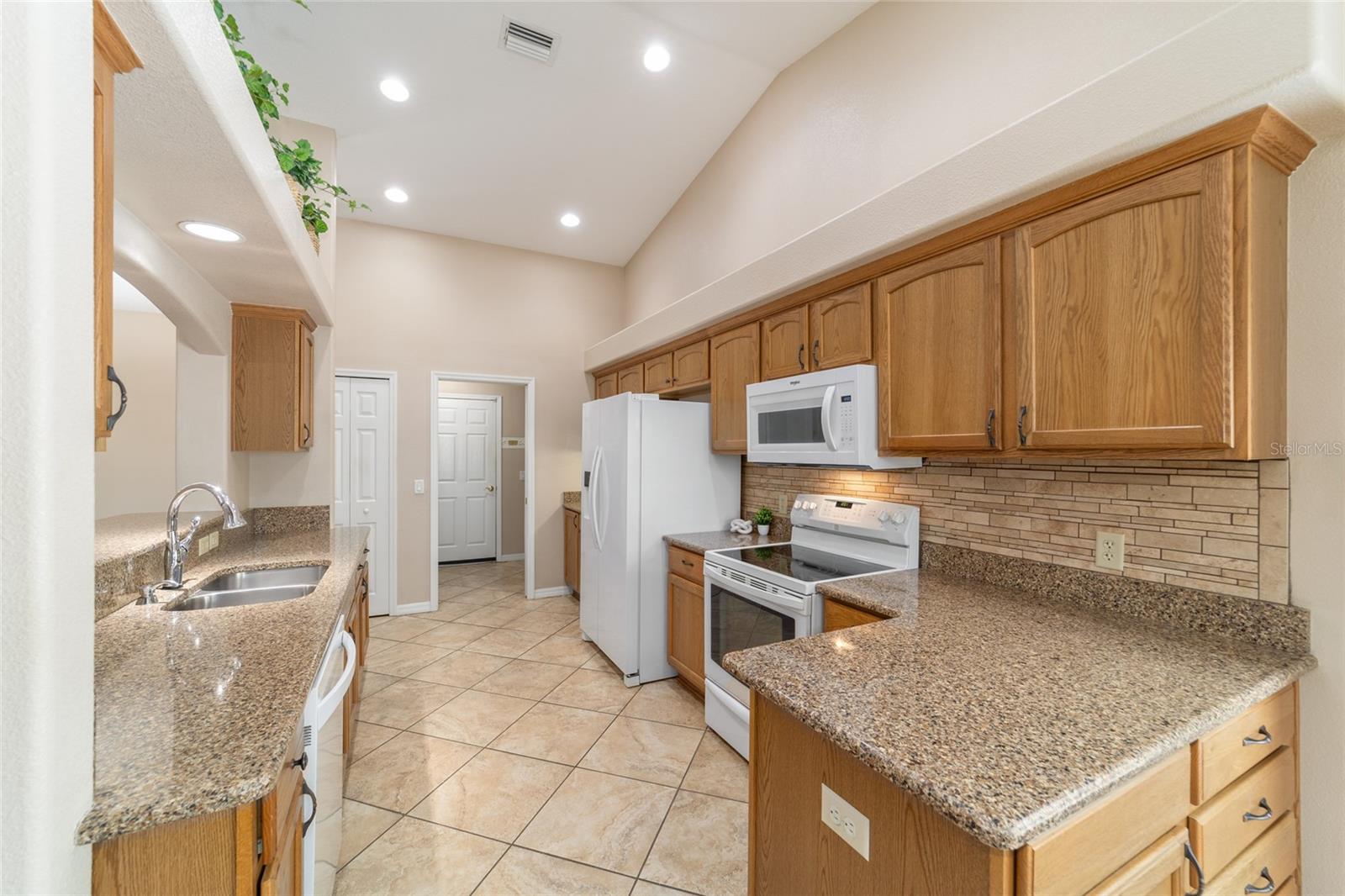 SUMMERGLEN PH 05 - Residential