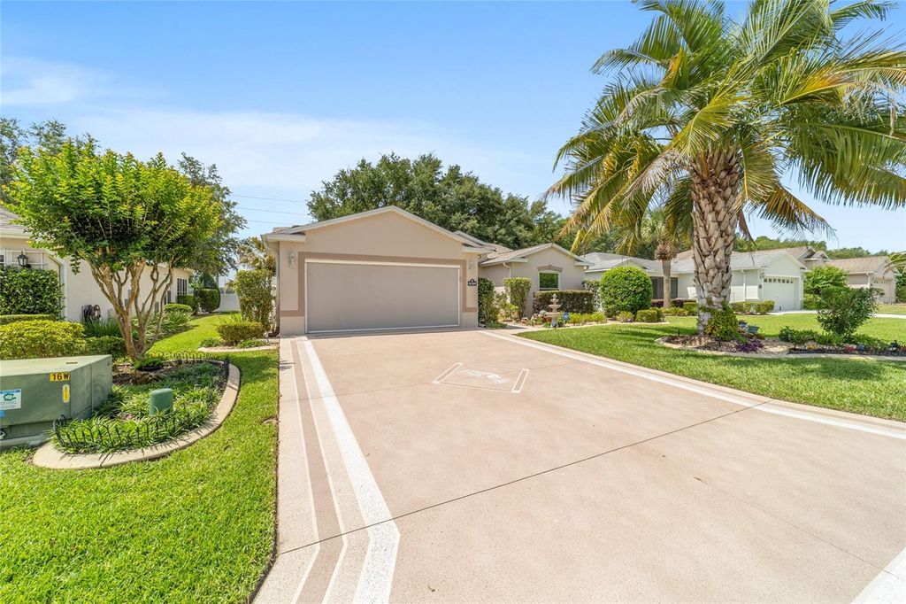 Photo of 16369 SW 14th Avenue Road, Ocala, FL 34473 (MLS # OM724217)