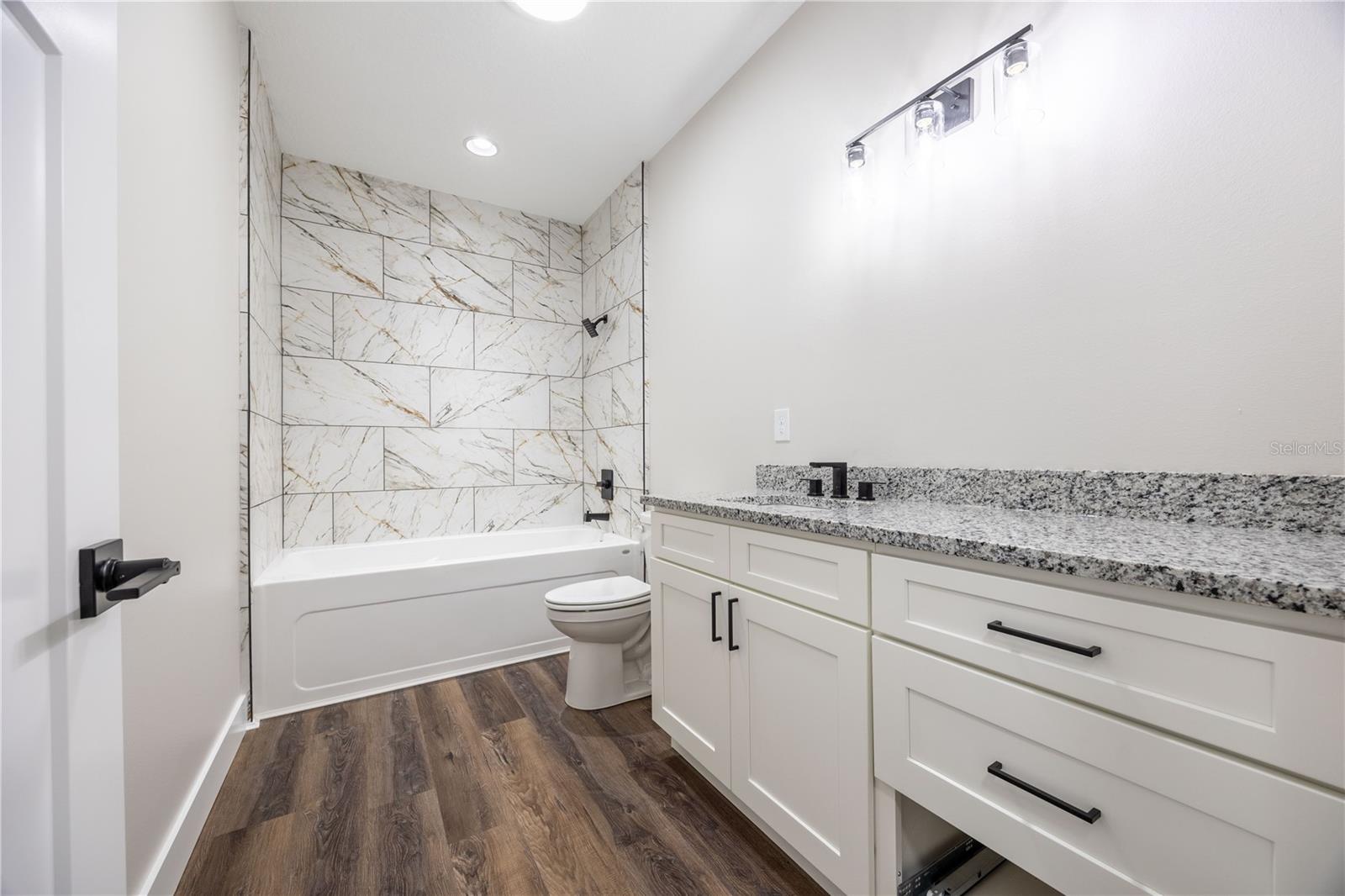 RUSSWOOD - Residential