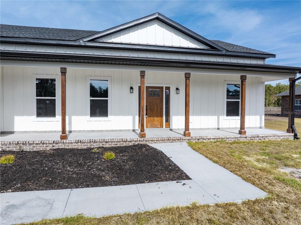 Photo of 151 SW Scott Pl, Lake City, FL 32024 (MLS # GC539745)