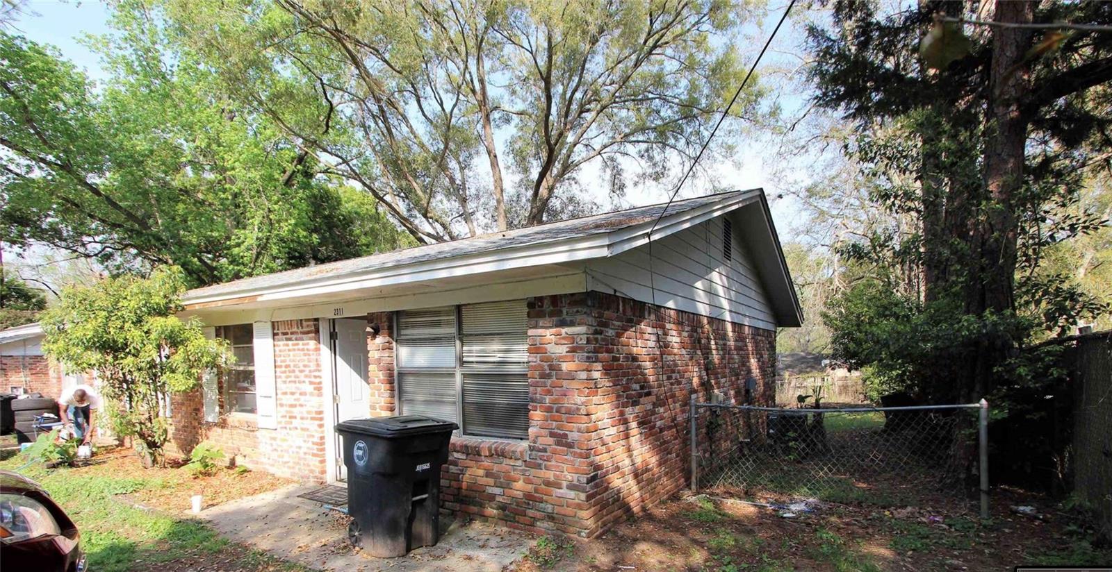 2309/ 2311 S MERIDIAN STREET