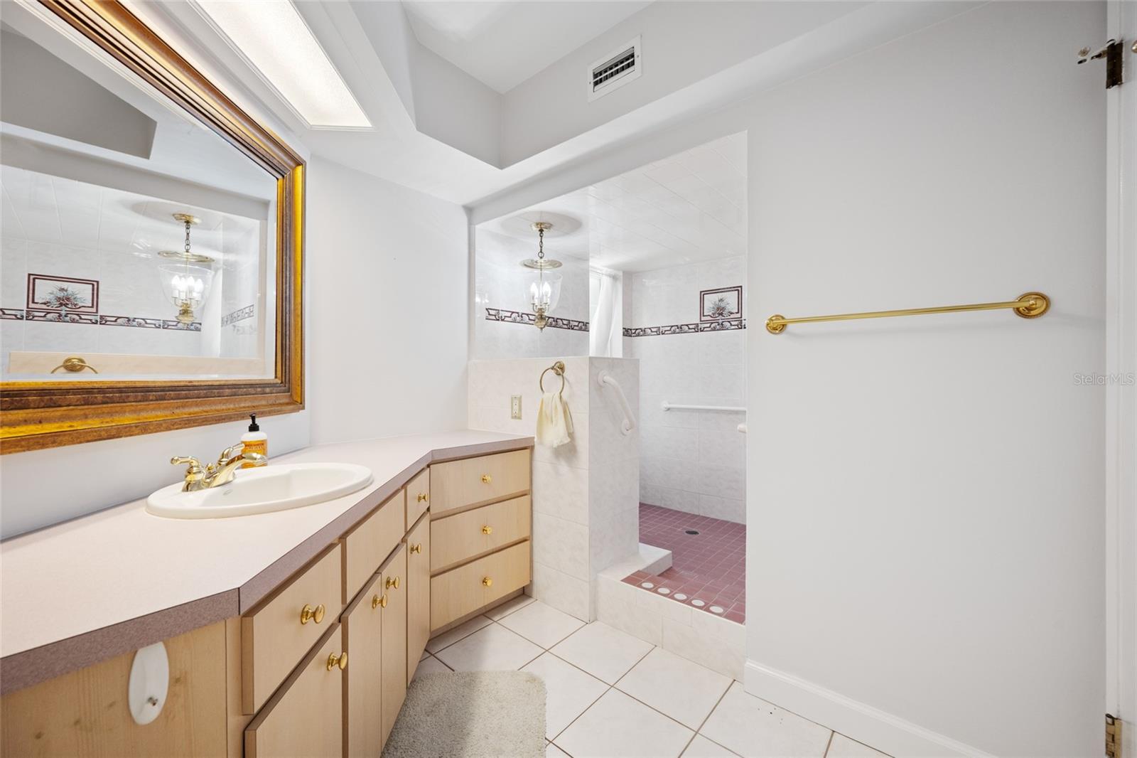 EAST BAY COUNTRY CLUB CONDO APTS - Residential