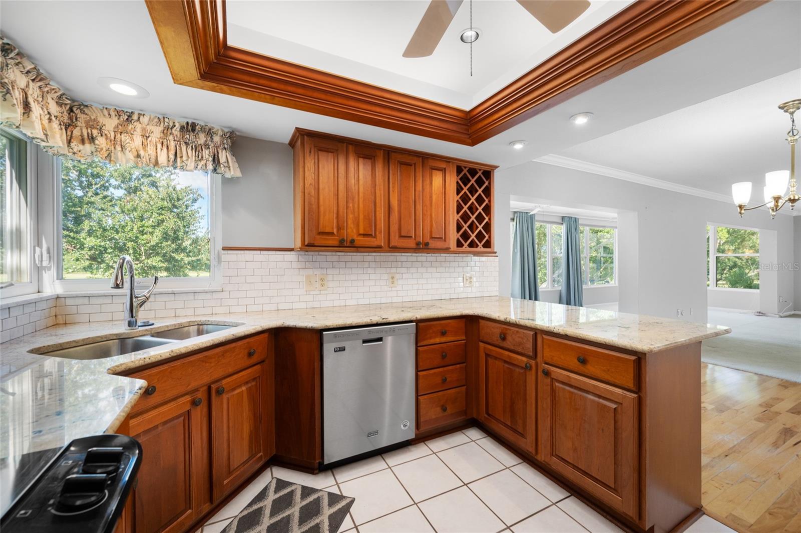 EAST BAY COUNTRY CLUB CONDO APTS - Residential