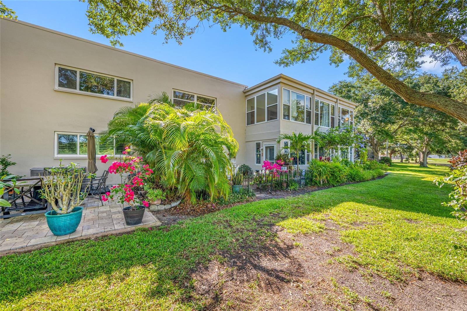 EAST BAY COUNTRY CLUB CONDO APTS - Residential