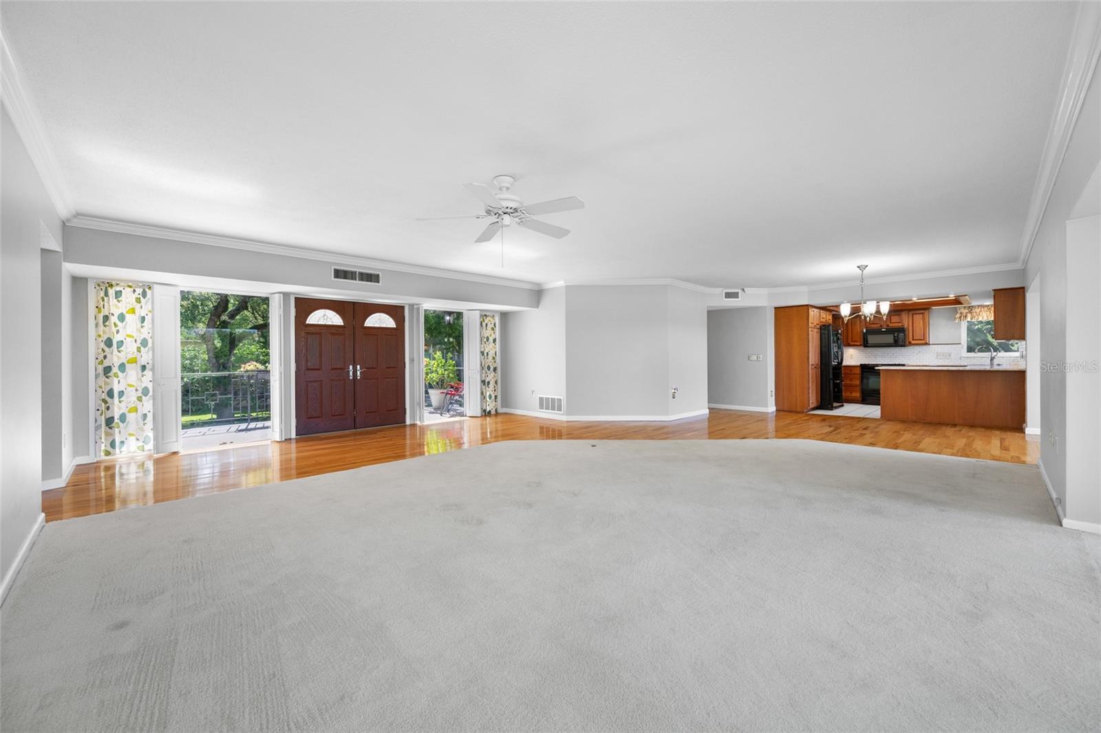EAST BAY COUNTRY CLUB CONDO APTS - Residential