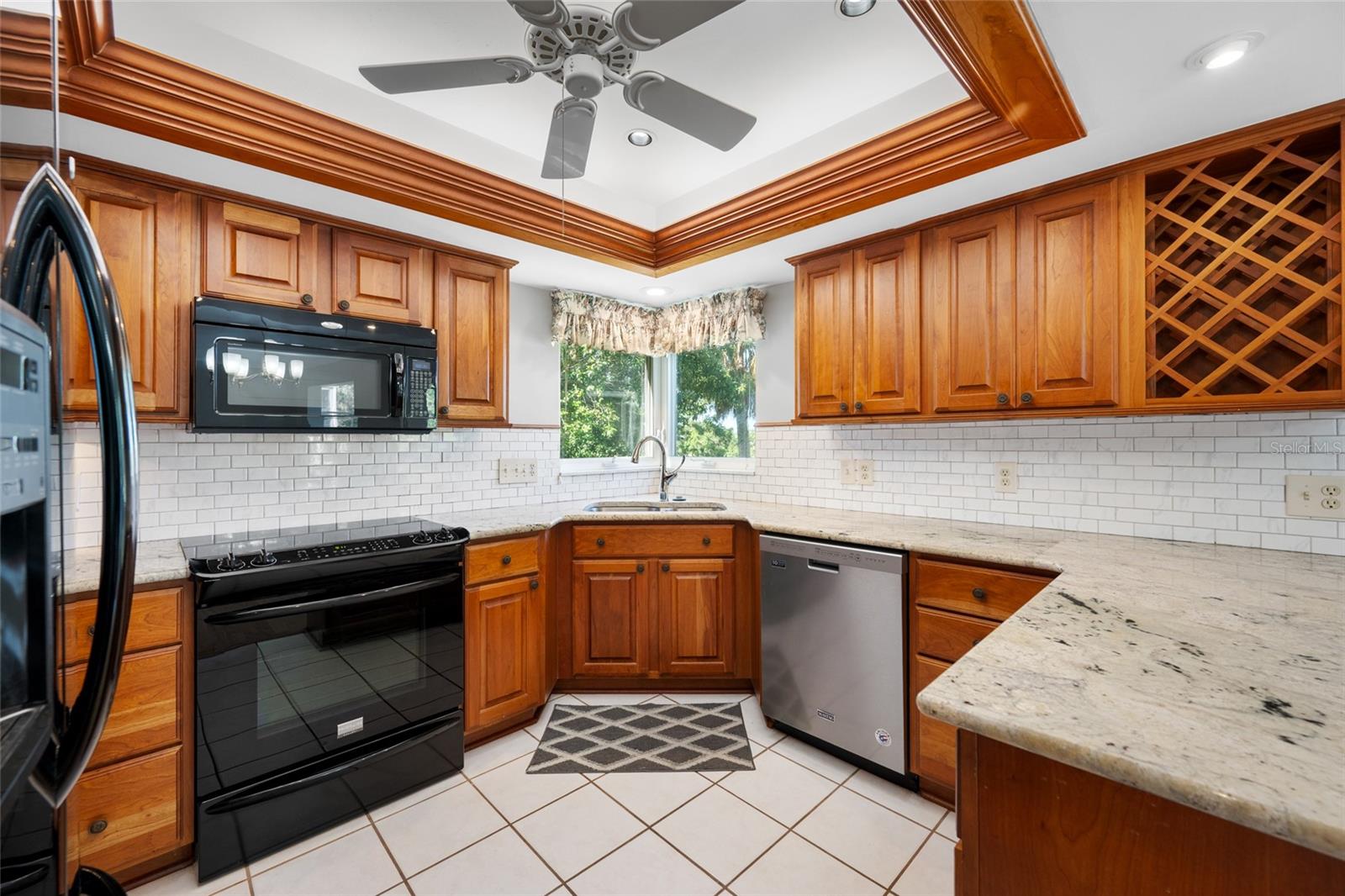 EAST BAY COUNTRY CLUB CONDO APTS - Residential