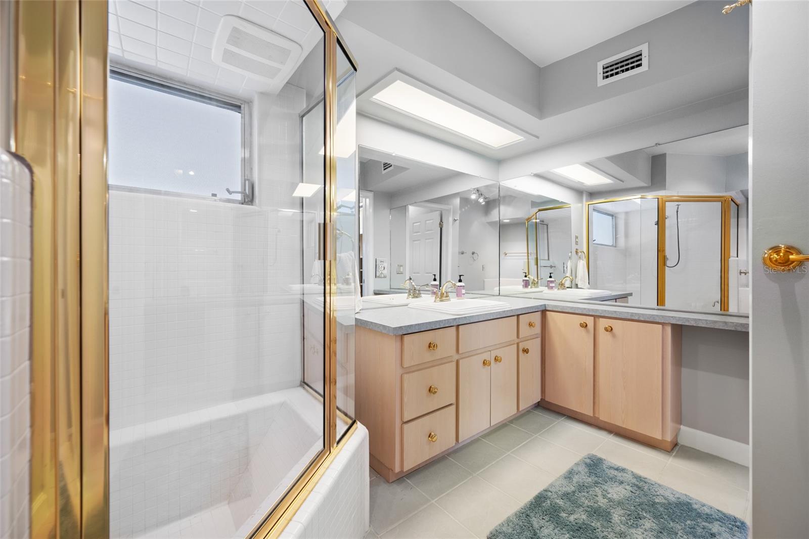 EAST BAY COUNTRY CLUB CONDO APTS - Residential
