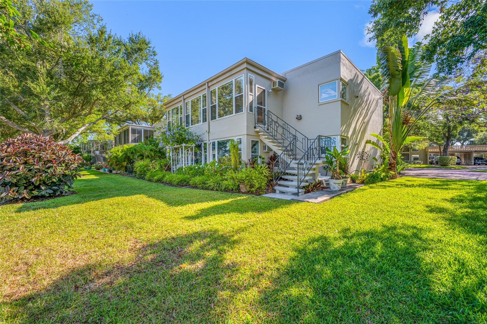 EAST BAY COUNTRY CLUB CONDO APTS - Residential