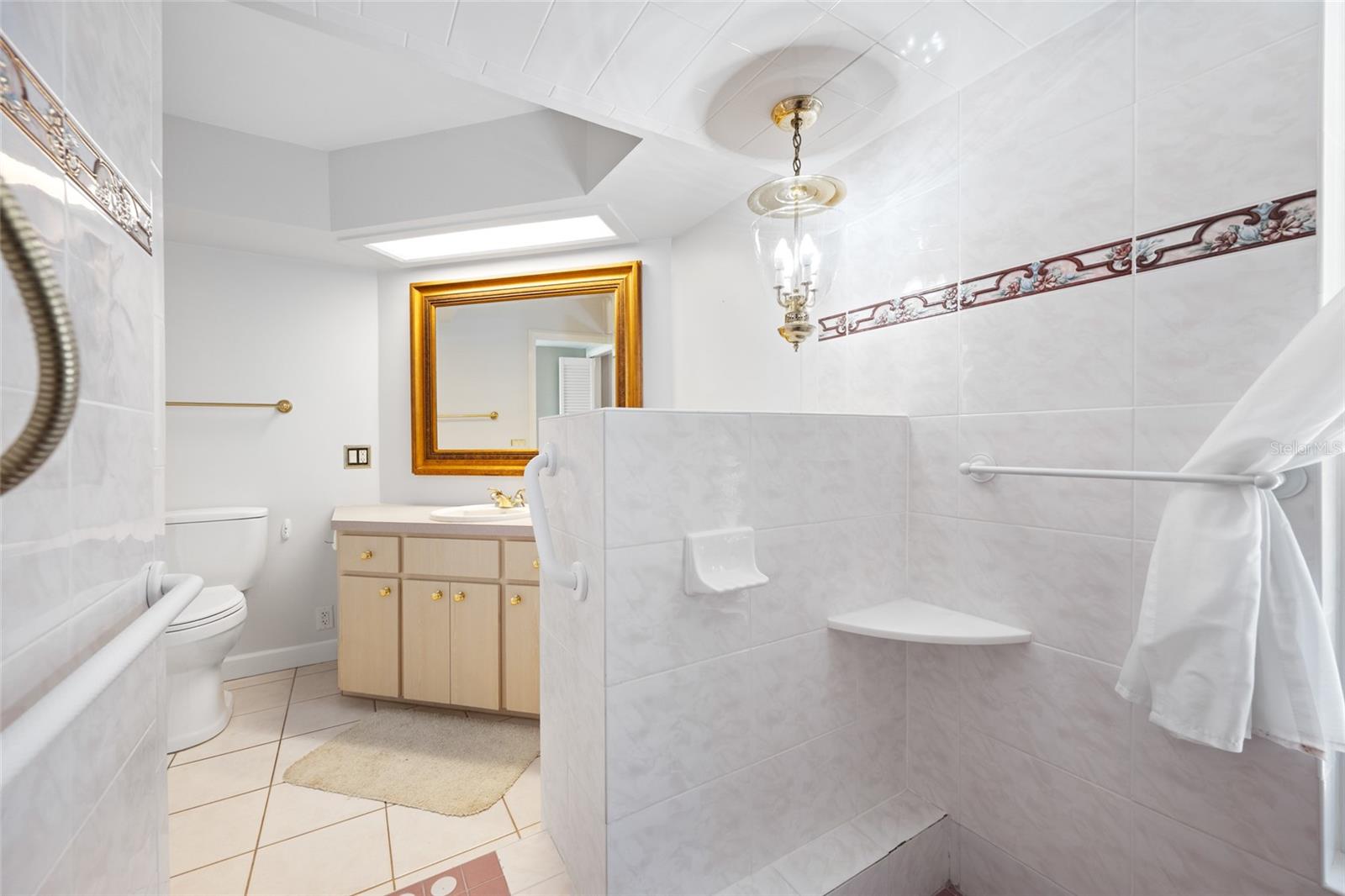EAST BAY COUNTRY CLUB CONDO APTS - Residential