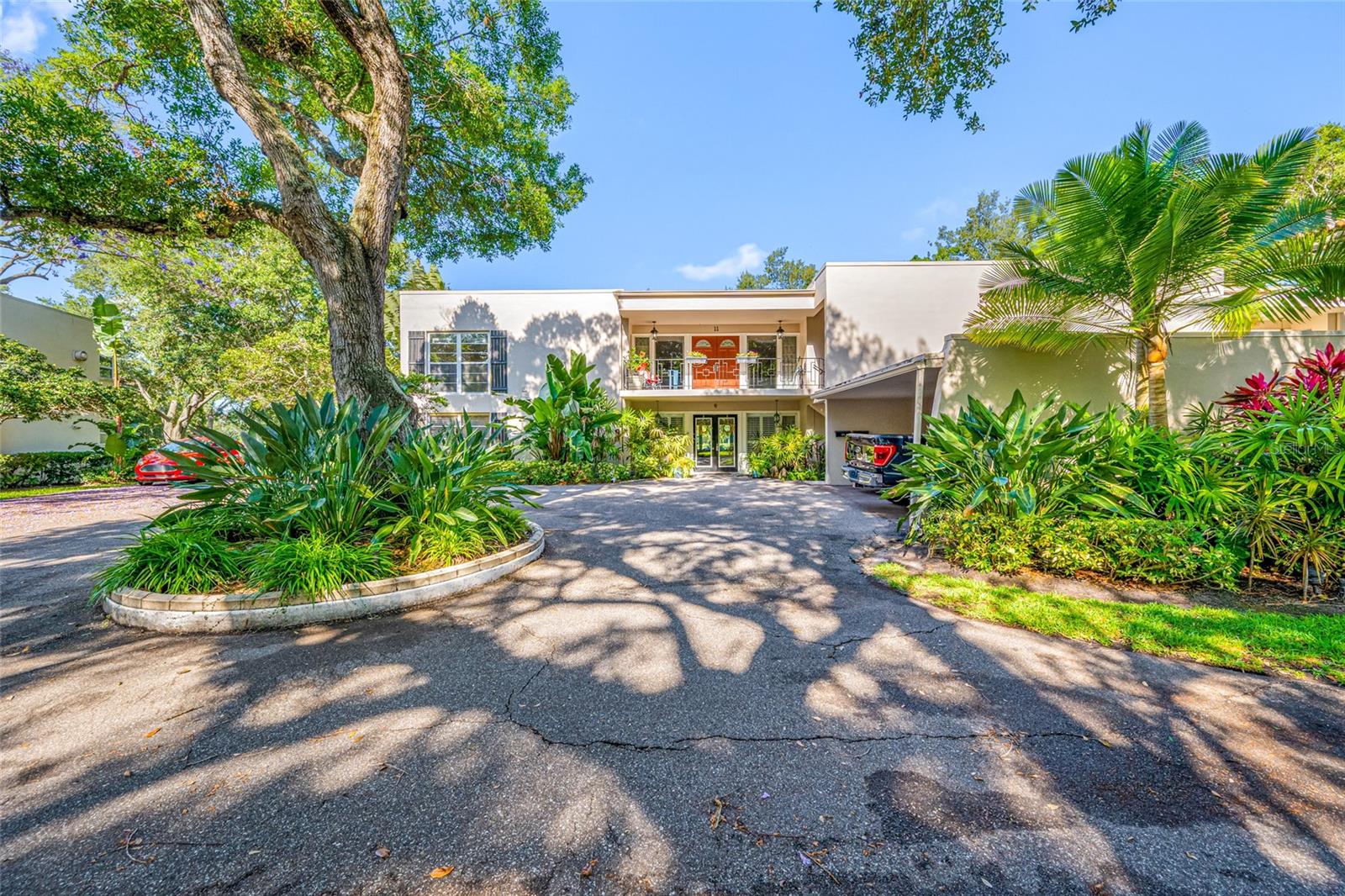 EAST BAY COUNTRY CLUB CONDO APTS - Residential