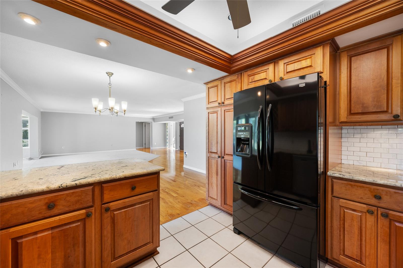 EAST BAY COUNTRY CLUB CONDO APTS - Residential