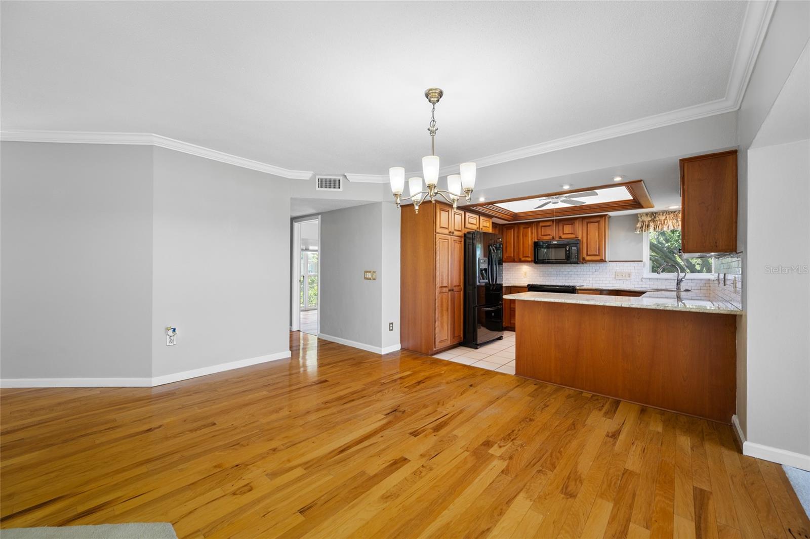 EAST BAY COUNTRY CLUB CONDO APTS - Residential