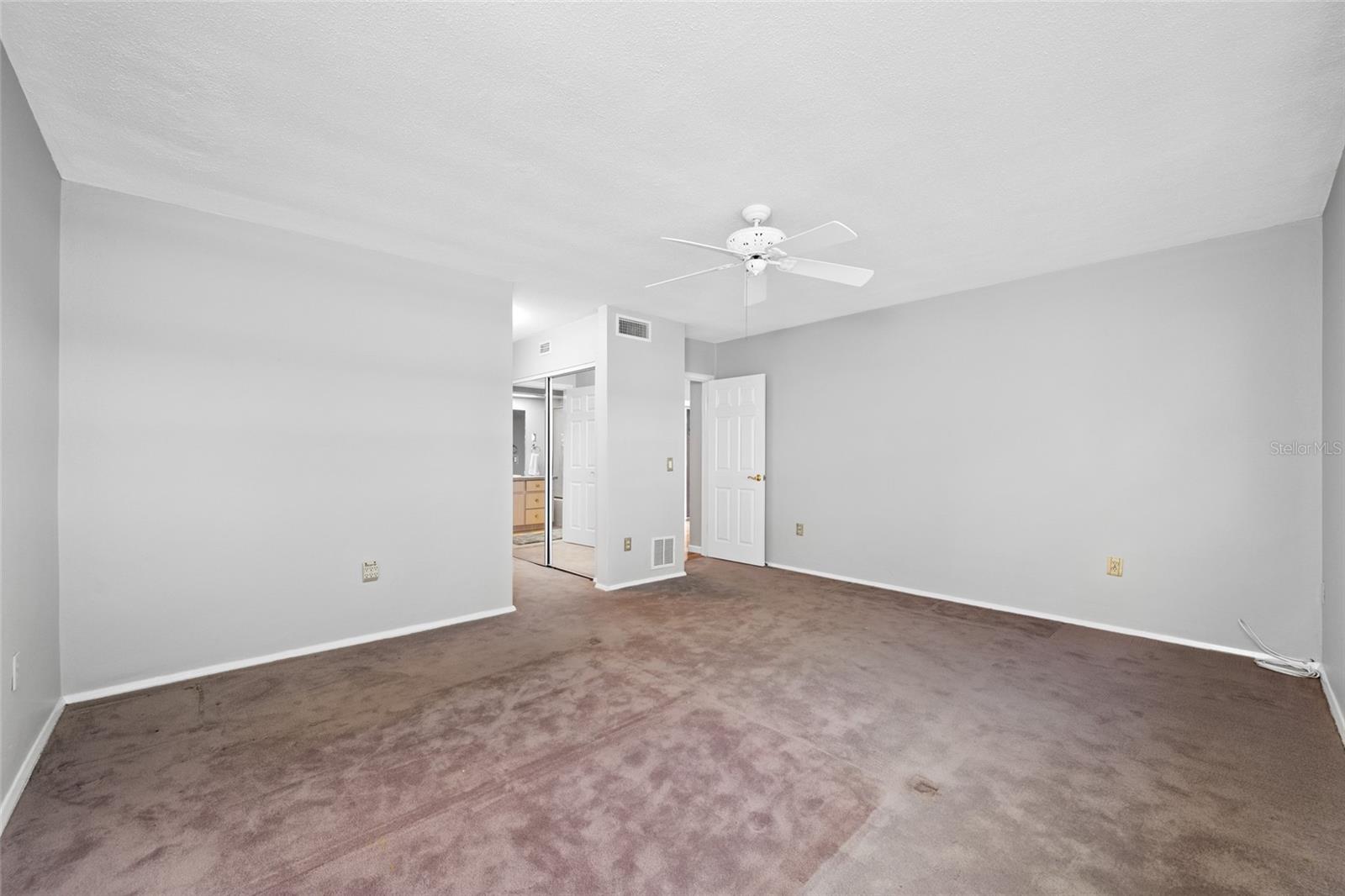 EAST BAY COUNTRY CLUB CONDO APTS - Residential