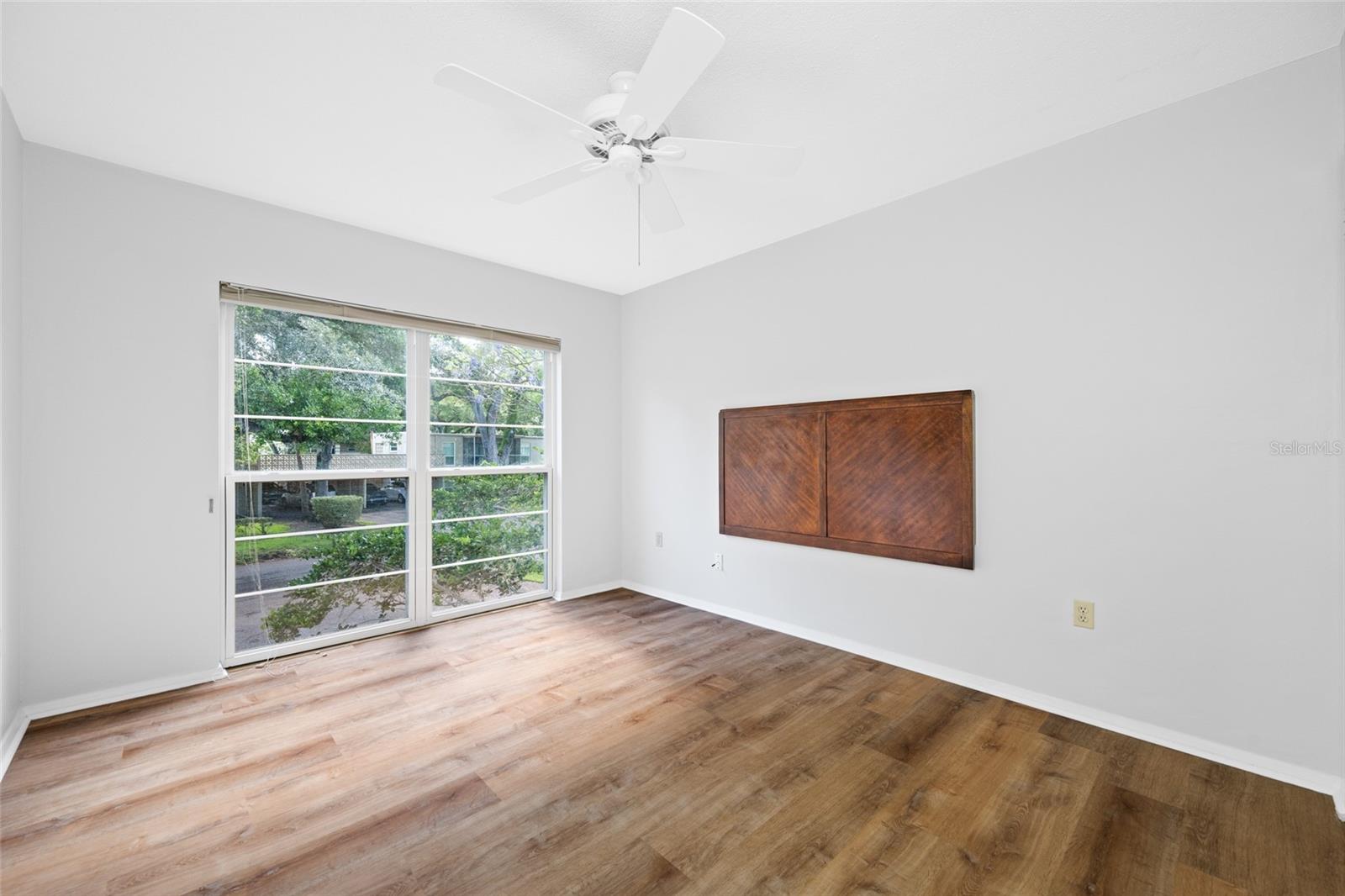 EAST BAY COUNTRY CLUB CONDO APTS - Residential