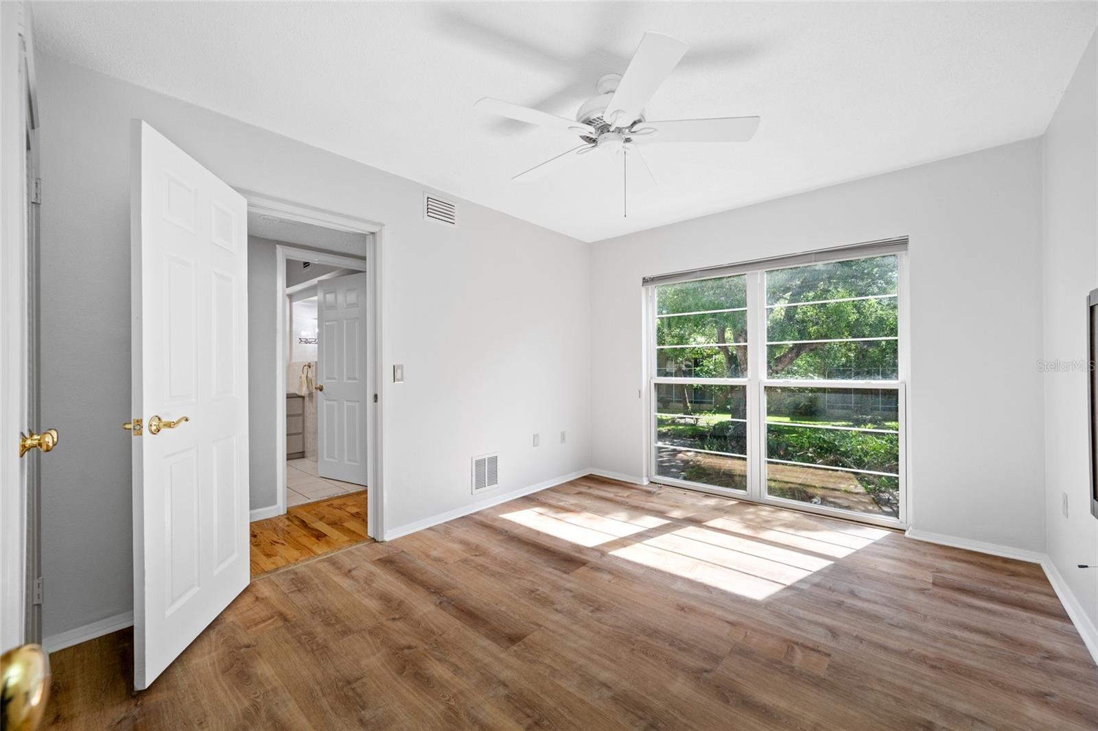 EAST BAY COUNTRY CLUB CONDO APTS - Residential
