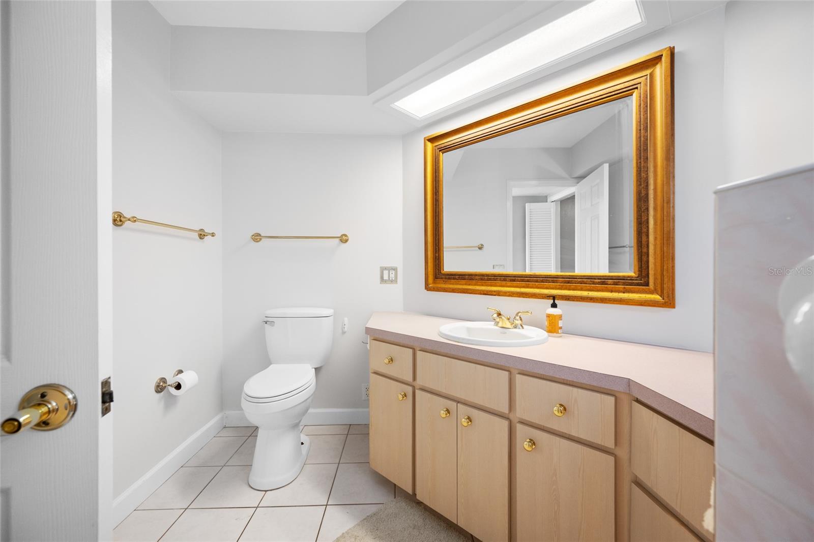 EAST BAY COUNTRY CLUB CONDO APTS - Residential