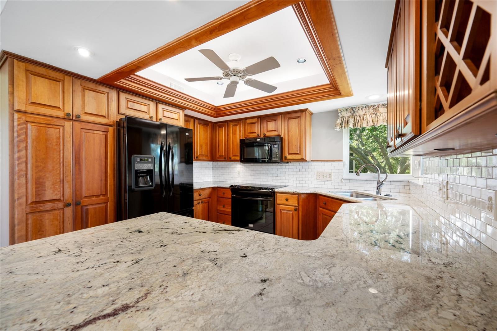 EAST BAY COUNTRY CLUB CONDO APTS - Residential