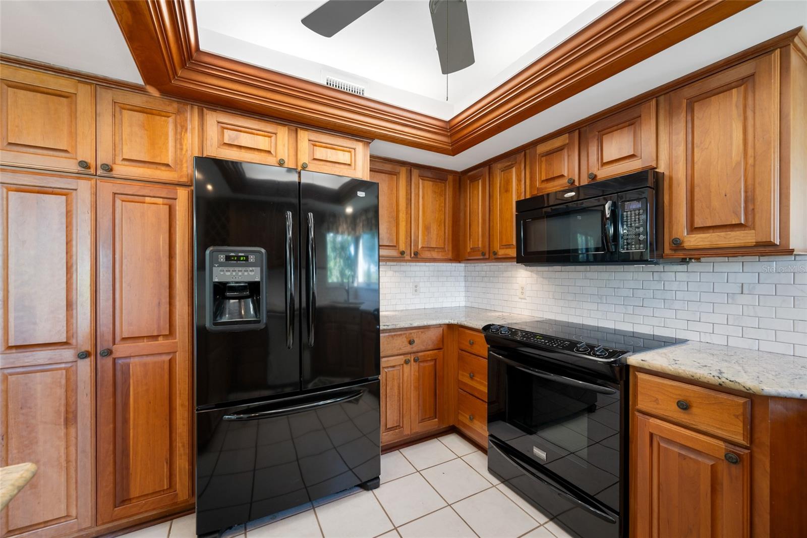 EAST BAY COUNTRY CLUB CONDO APTS - Residential