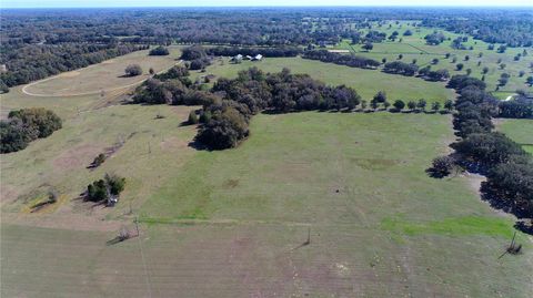 Tiny photo for 823 SE 116th Place Road, Ocala, FL 34480 (MLS # OM670287)