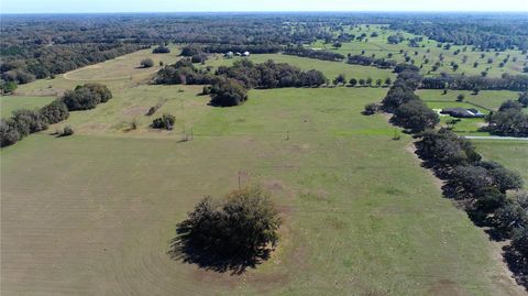 Tiny photo for 823 SE 116th Place Road, Ocala, FL 34480 (MLS # OM670287)