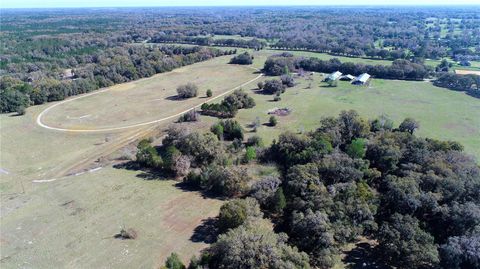 Tiny photo for 823 SE 116th Place Road, Ocala, FL 34480 (MLS # OM670287)