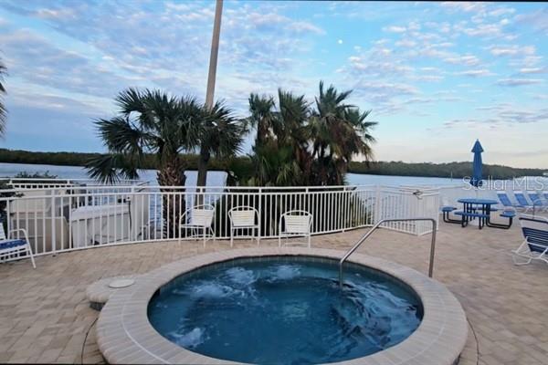 ISLAND RESORT AT MARINERS CLUB - Residential