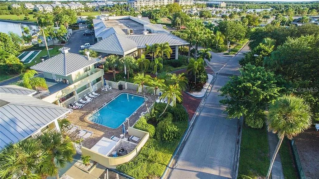 ISLAND RESORT AT MARINERS CLUB - Residential