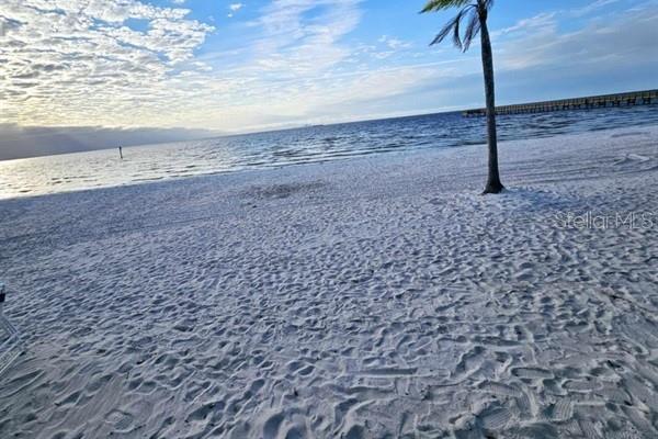 ISLAND RESORT AT MARINERS CLUB - Residential