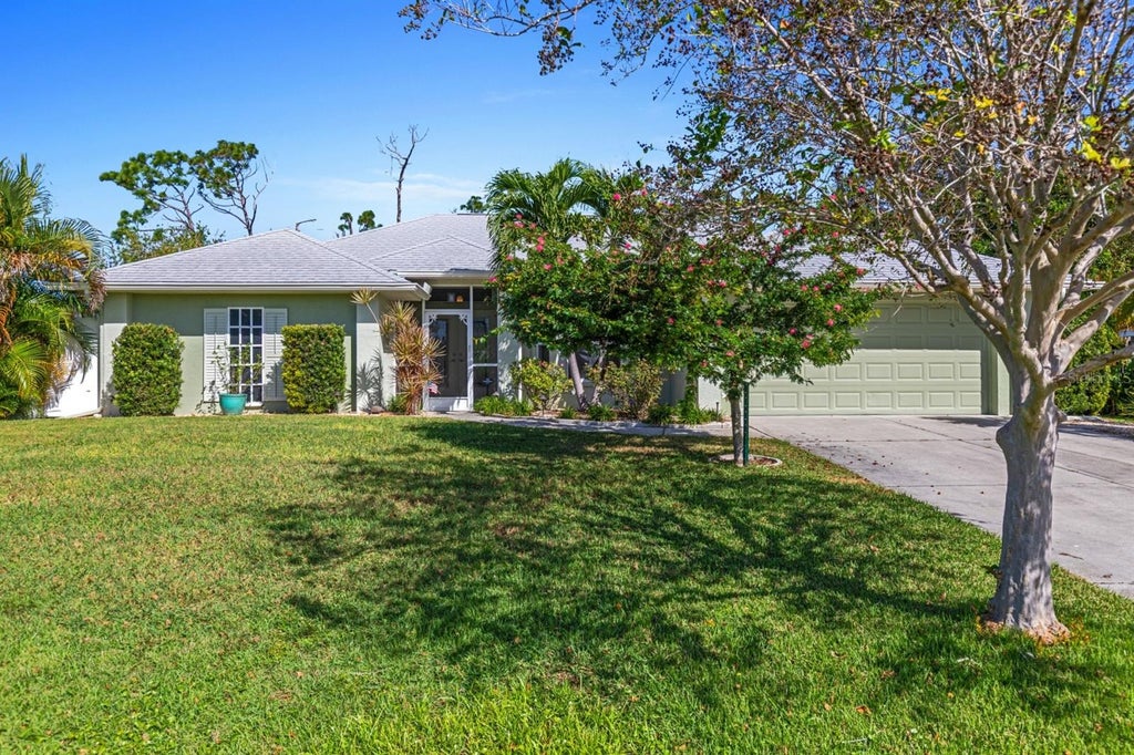 Photo of 9358 Casa Grande Avenue, Englewood, FL 34224 (MLS # L4966154)