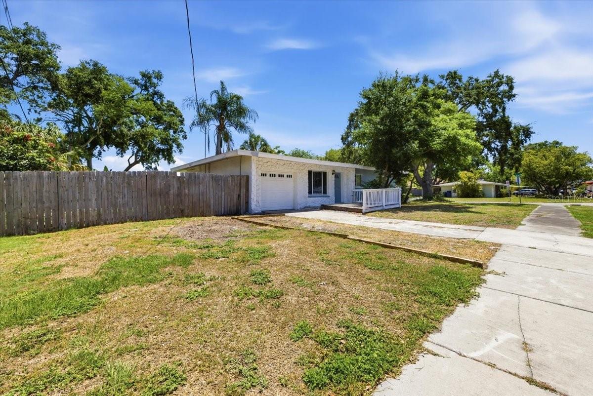 1317 LADY MARION LANE