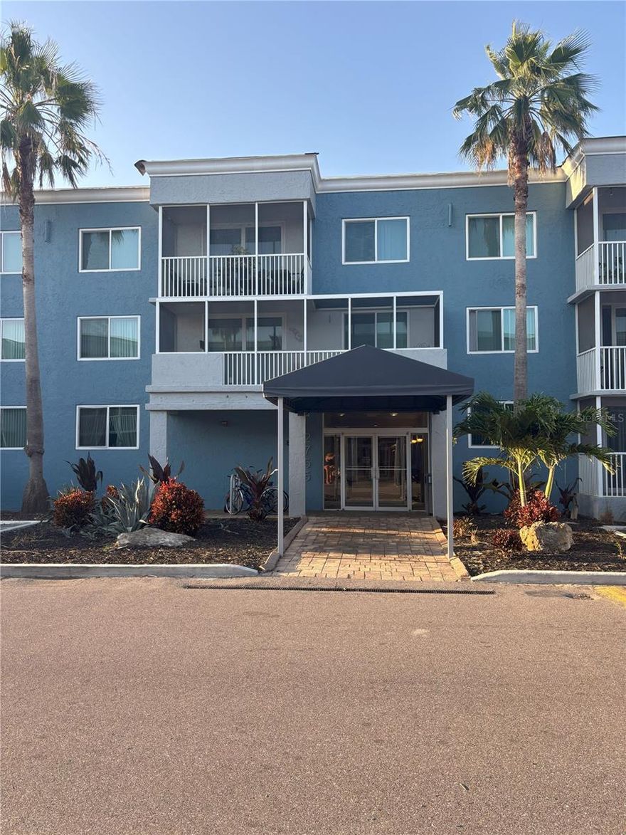 Well-priced and centrally located, this condo at the peaceful community of Sarasota Palms won't last long. Situated just east of downtown
Sarasota, it is just 15 minutes from Sarasota’s pristine beaches and the UTC shopping center. Located on the top (3rd) floor, this condominium is being sold furnished. It
has been upgraded with crown molding and tile floors throughout. The kitchen has stainless steel appliances, granite countertops and hook-ups
available for your own washer/dryer. The screened lanai is an added bonus for relaxation and fresh air. Windows replaced in January 2022.
Community is well maintained, and nice amenities, including, pool, two tennis courts, fitness center, playground, sauna and even a pond with
fountain. Great for seasonal or full-time owners and investors looking to lease. Don’t miss this rare opportunity for affordable downtown
Sarasota living. All offers must be cash.No financing allowed according to condo association
