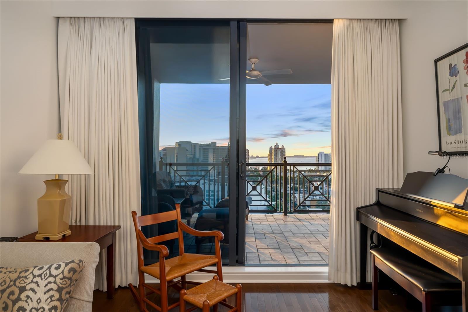 PLAZA AT 05 POINTS RESIDENCES - Residential