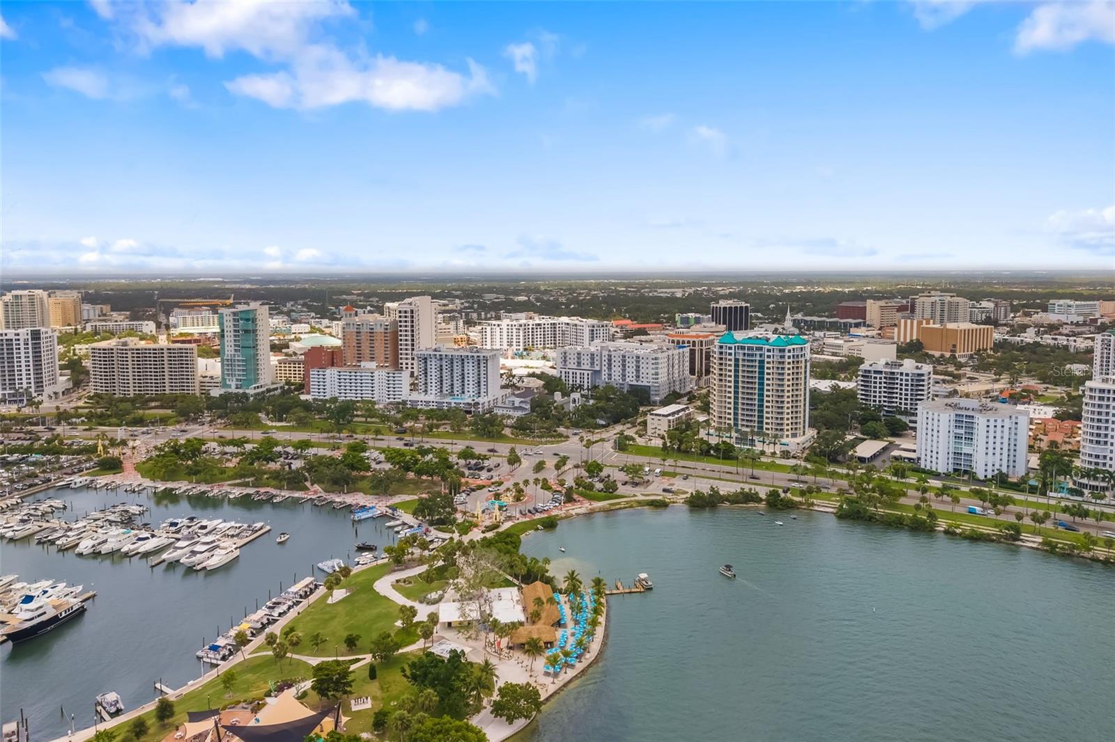 PLAZA AT 05 POINTS RESIDENCES - Residential