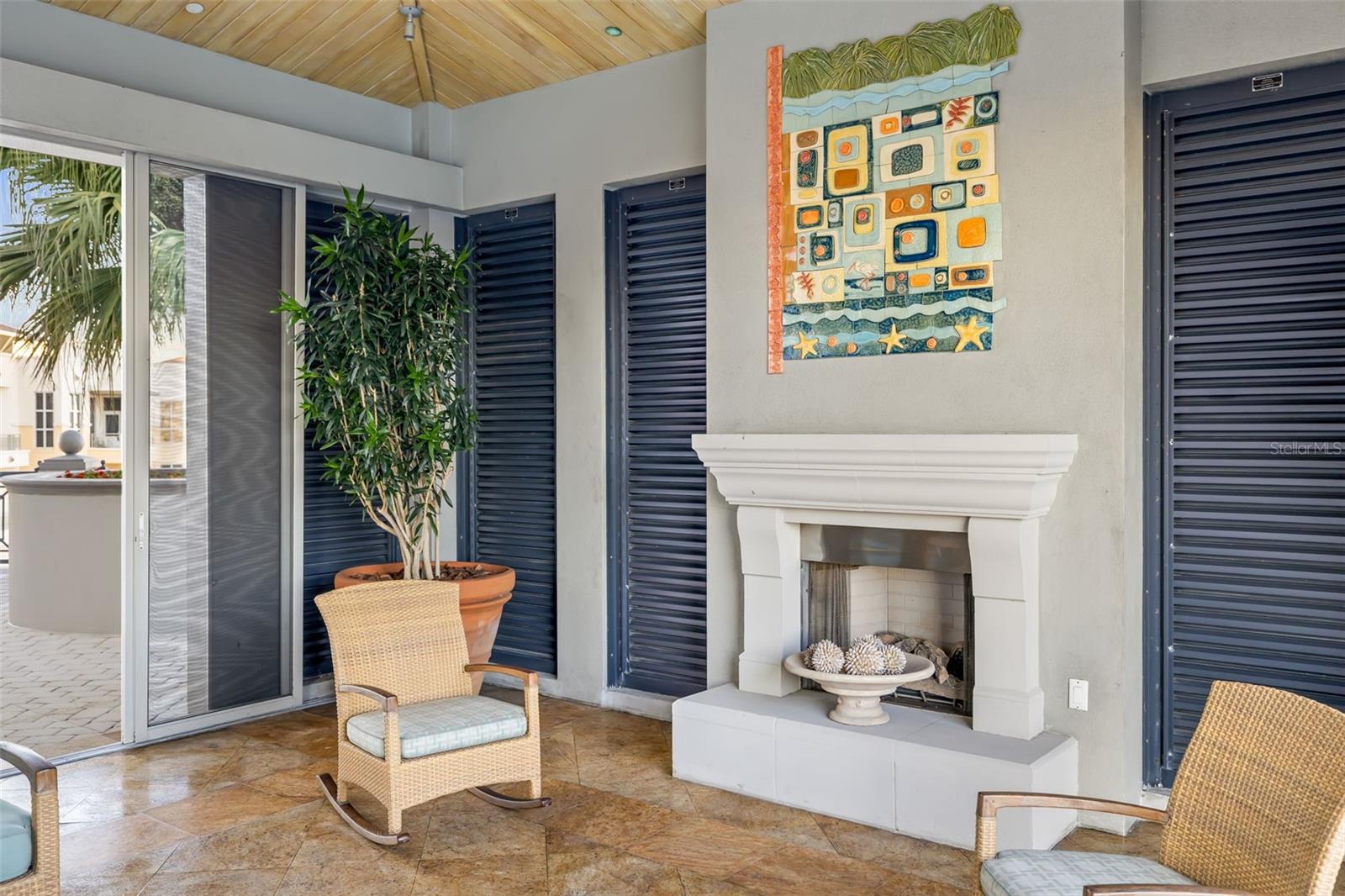 PLAZA AT 05 POINTS RESIDENCES - Residential