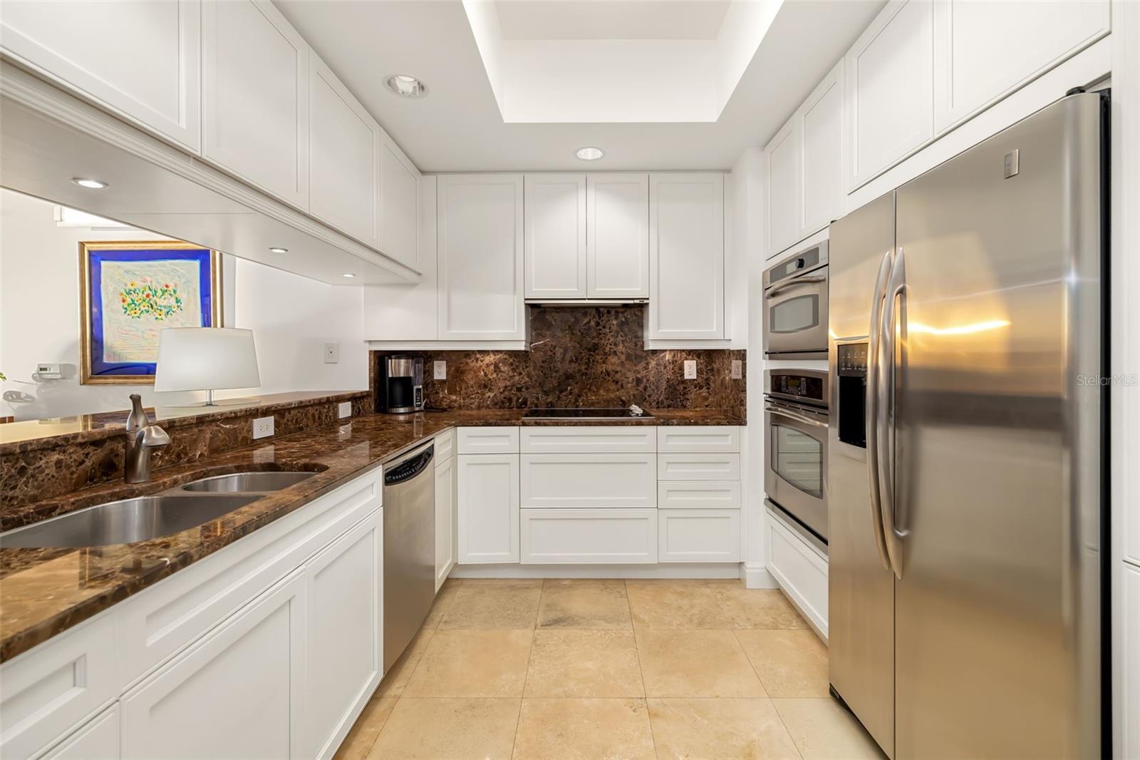 PLAZA AT 05 POINTS RESIDENCES - Residential