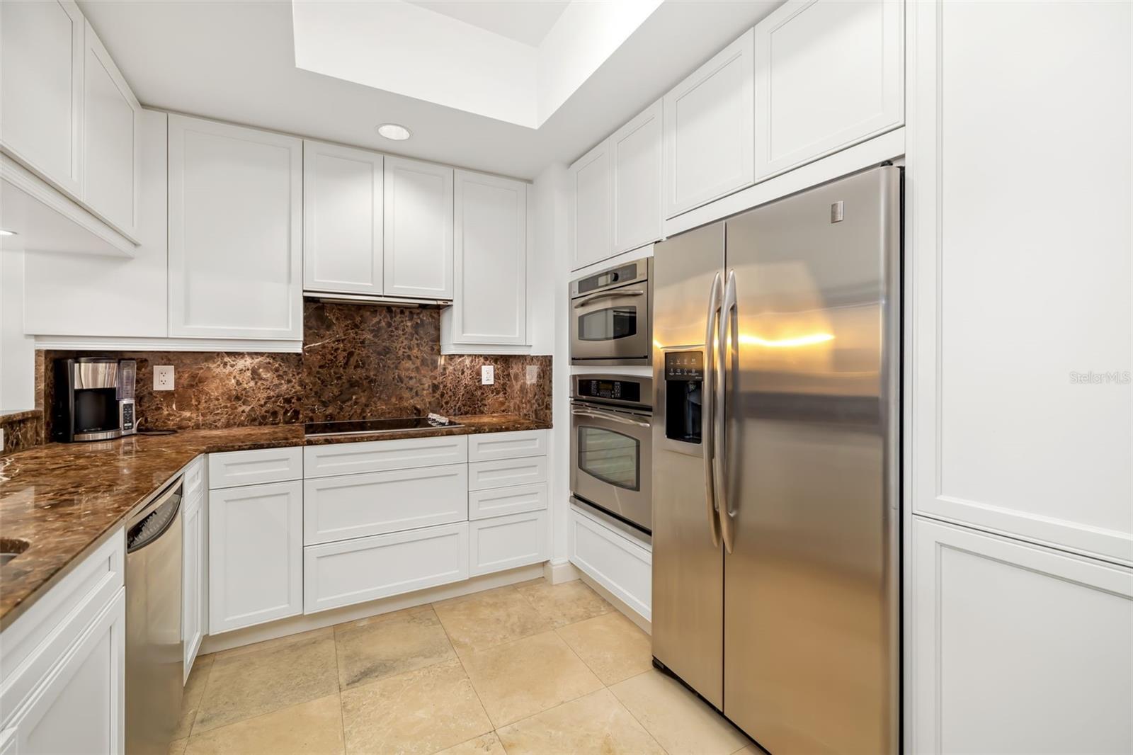 PLAZA AT 05 POINTS RESIDENCES - Residential