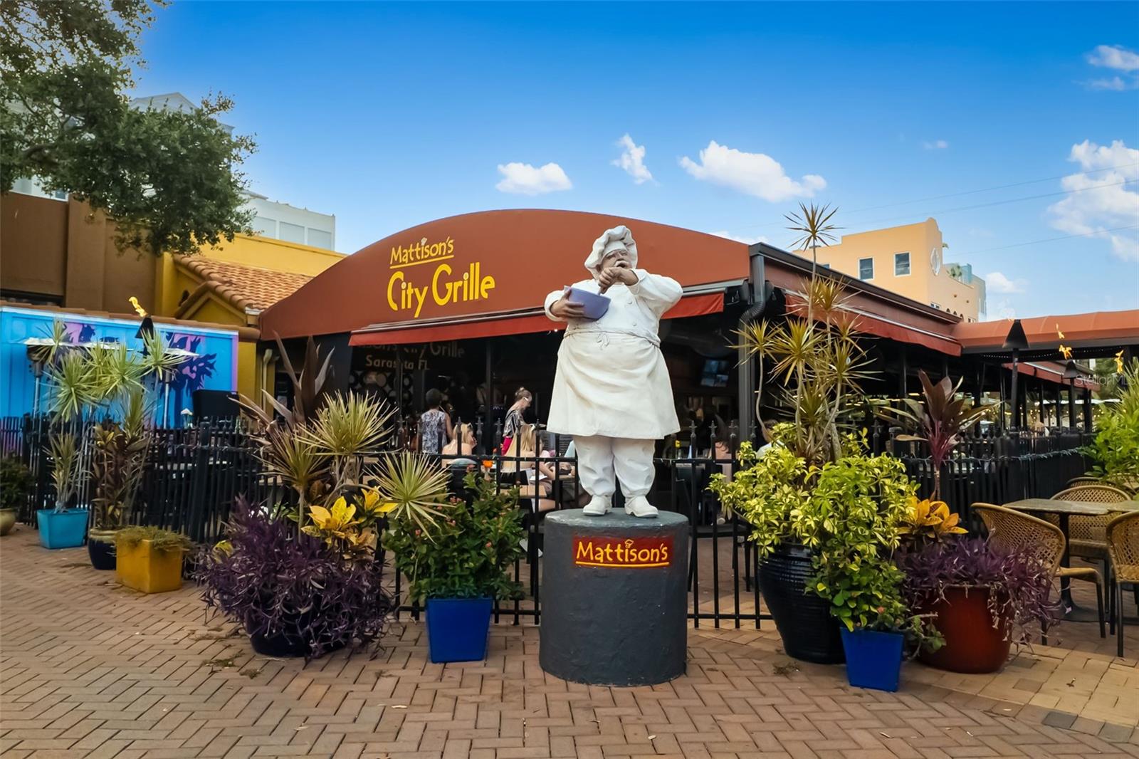 PLAZA AT 05 POINTS RESIDENCES - Residential