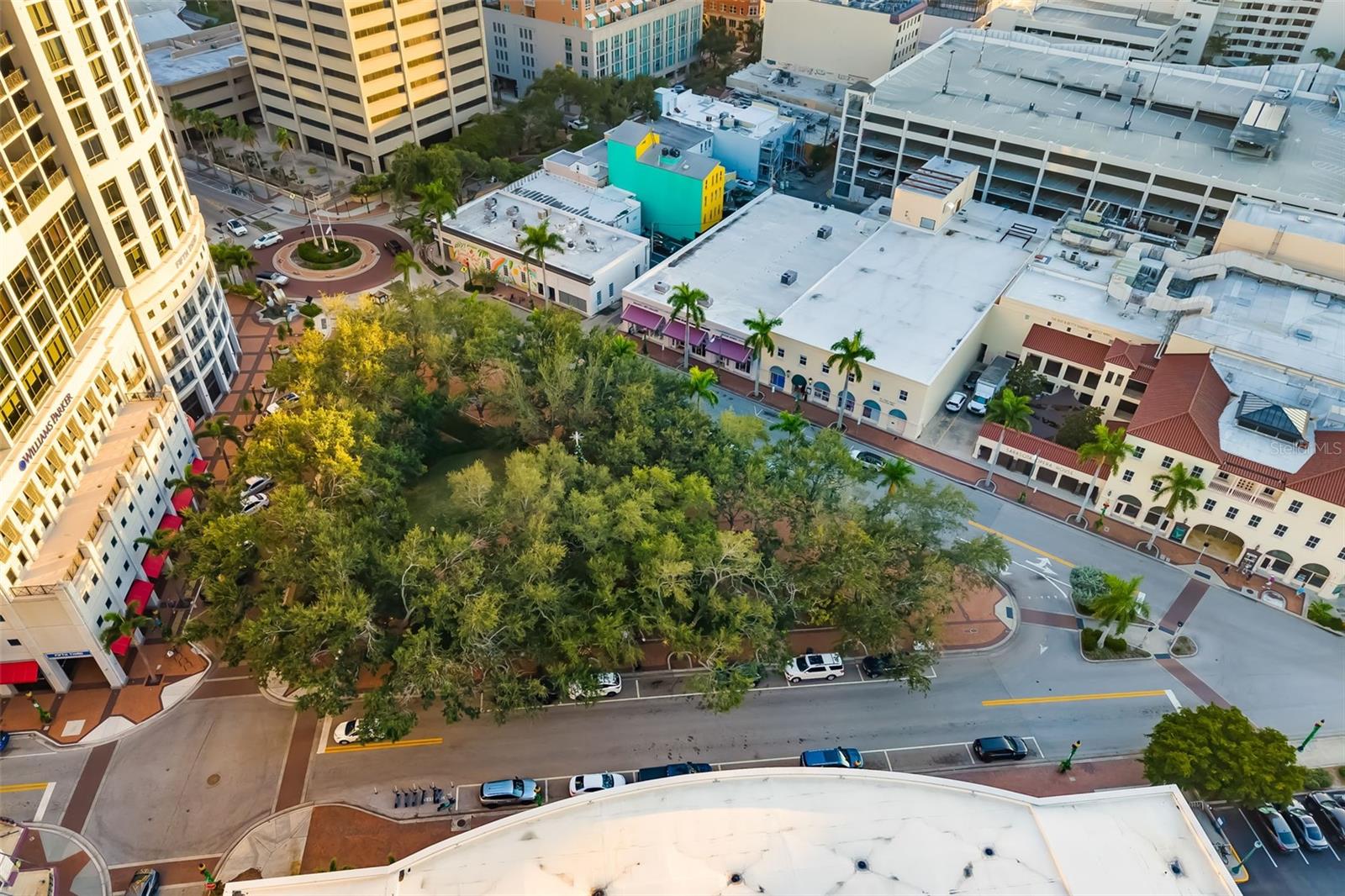 PLAZA AT 05 POINTS RESIDENCES - Residential