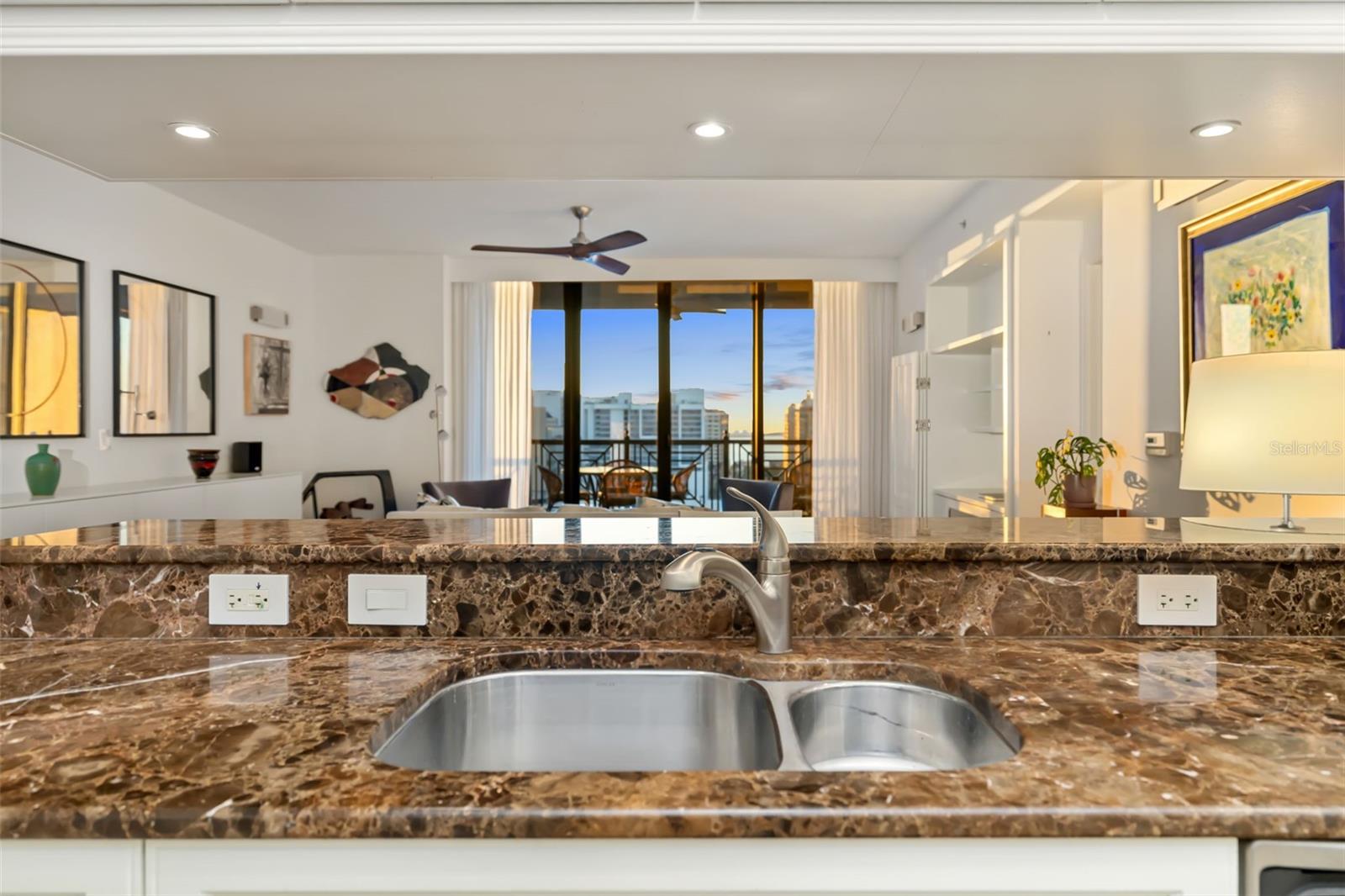 PLAZA AT 05 POINTS RESIDENCES - Residential