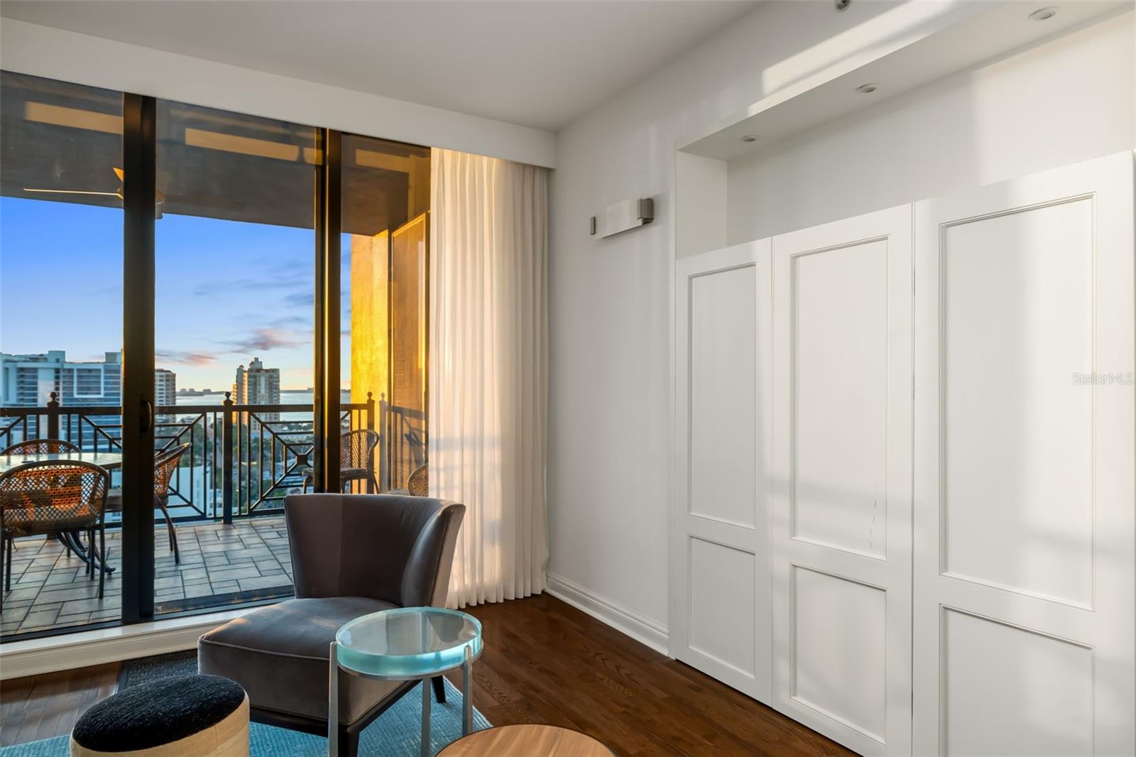 PLAZA AT 05 POINTS RESIDENCES - Residential